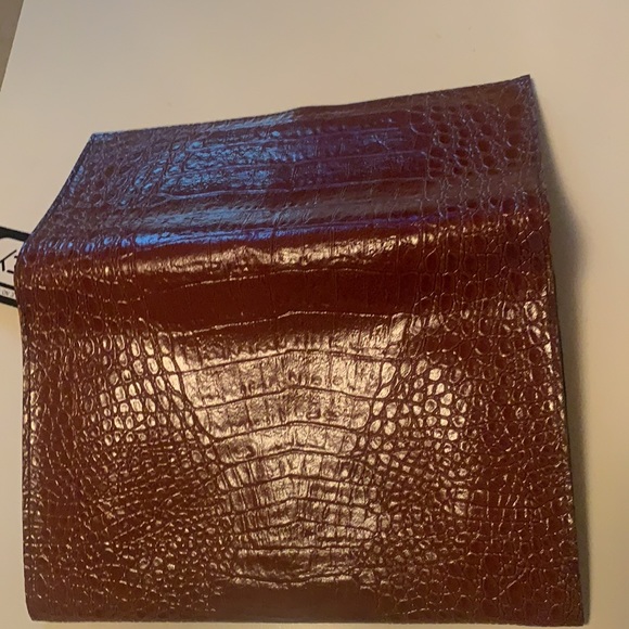 ODYSSEY CLUTCH BROWN CROC HANDBAG LEATHER CROCODILE CHAIN STRAP PATENT